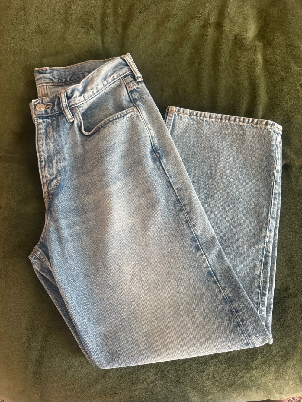 H&M Men's Light Wash Blue Relaxed Jeans
